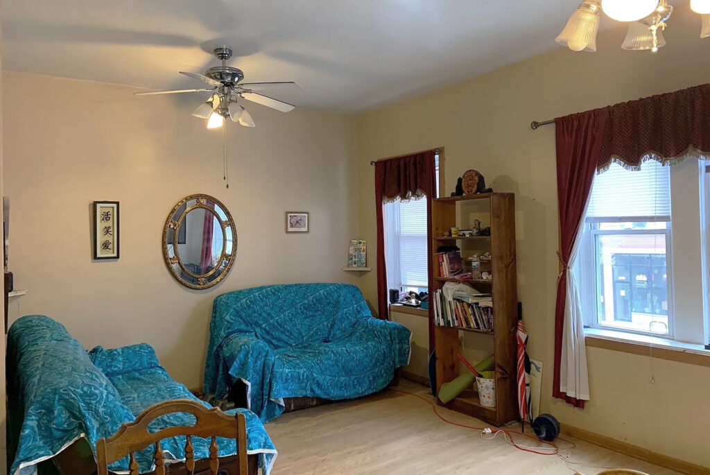 Moss Chicago Architect Livingroom Before Renovation