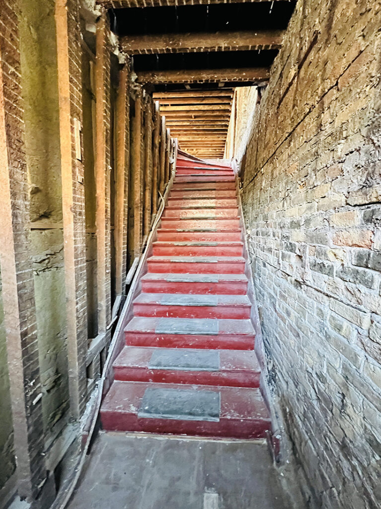 Moss Chicago Architect Stair Construction