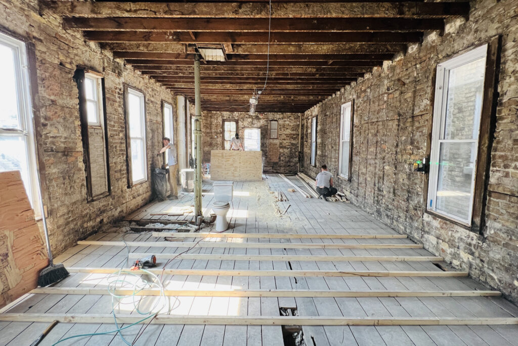 Moss Chicago Architect West Town Apartment Construction